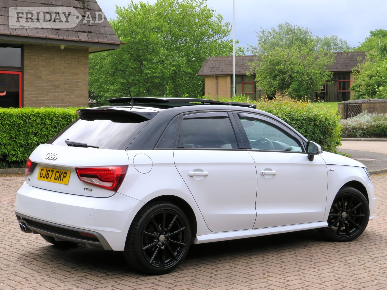 [ berth ]Audi A1