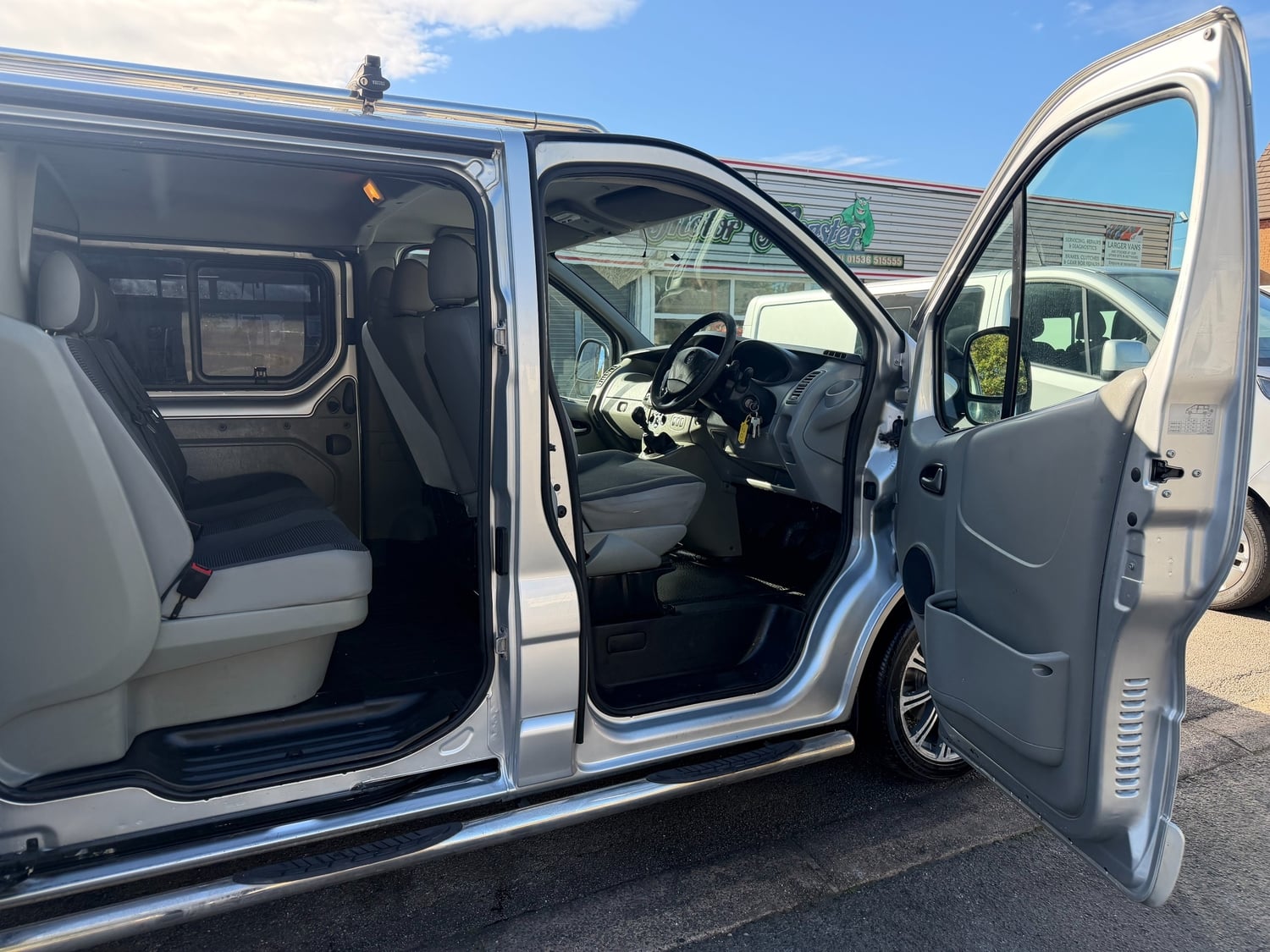 [ berth ]Vauxhall Vivaro