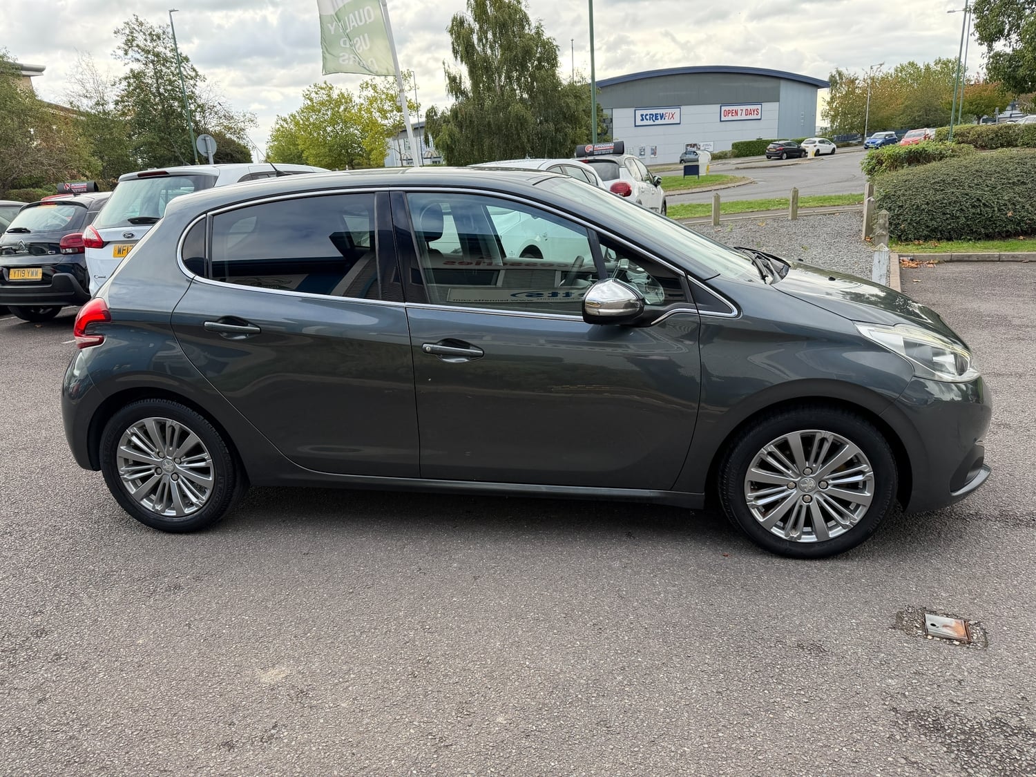 Peugeot 208 2017 - Cars in Shrewsbury