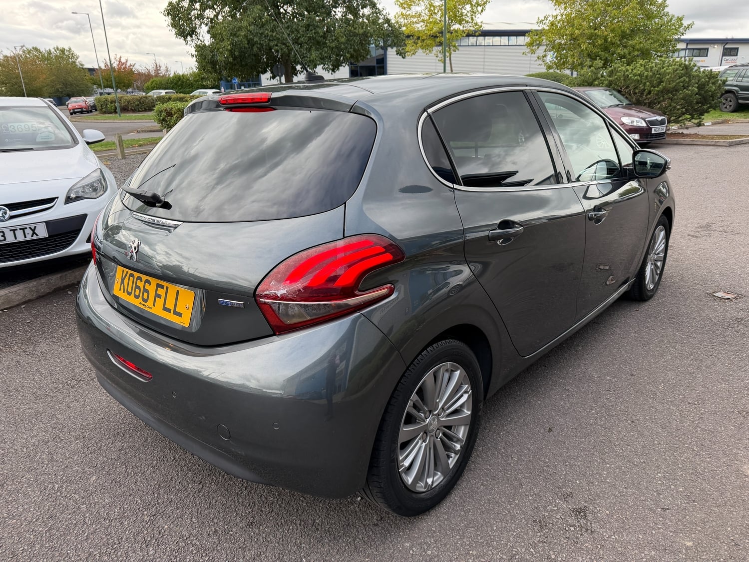 Peugeot 208 2017 - Cars