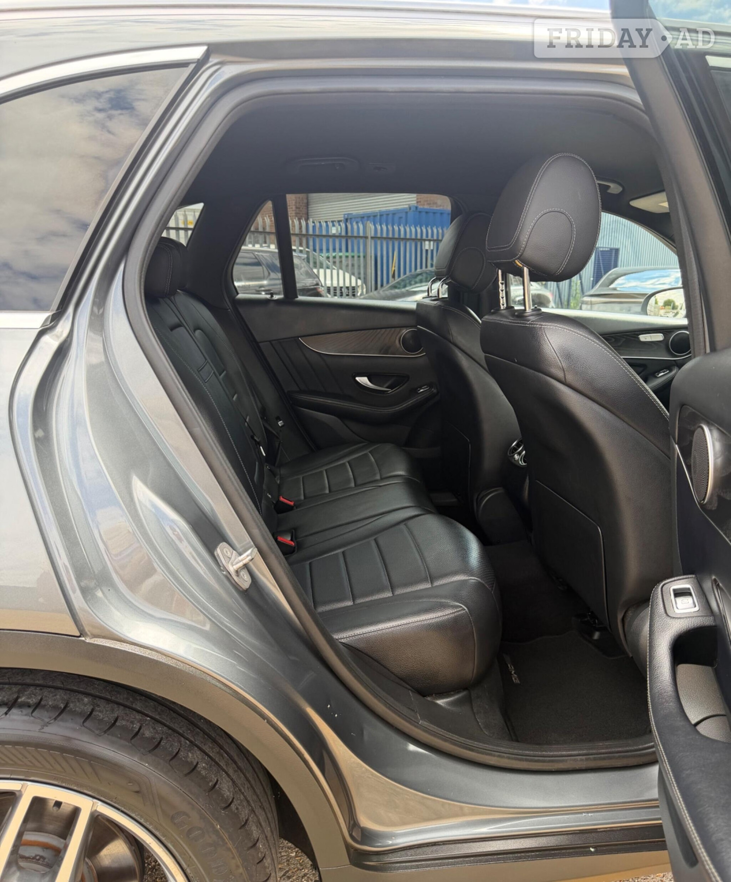 [ berth ]Mercedes-Benz GLC