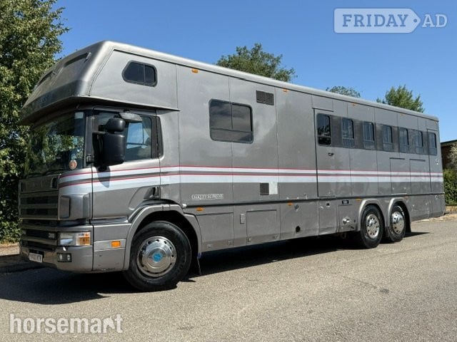 Oakley Supreme Scania P310 Horsebox in Banbury