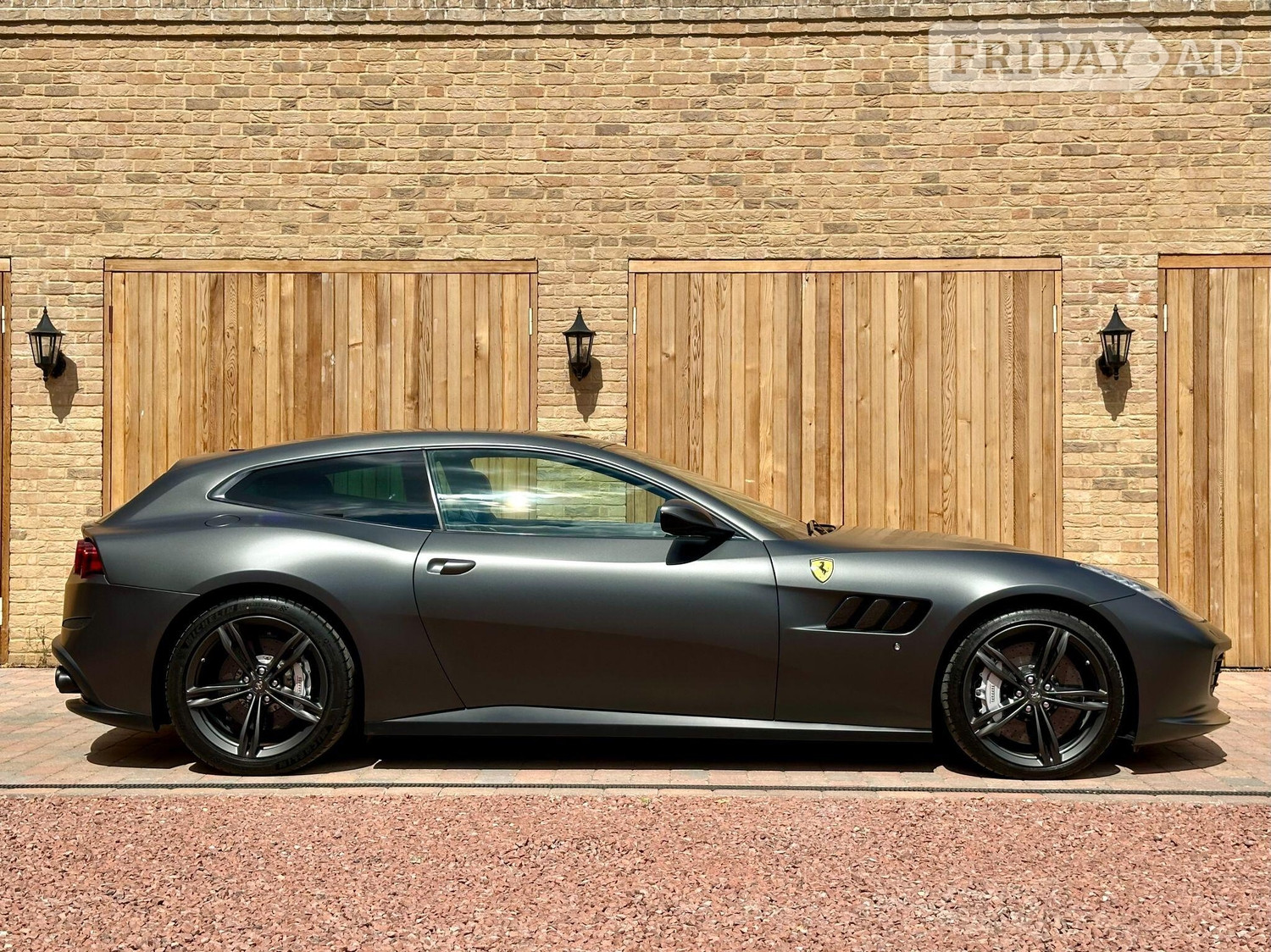 [ berth ]Ferrari GTC4Lusso