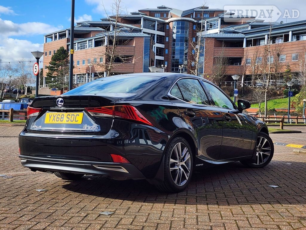 Lexus IS 2018 - Cars in St. Albans