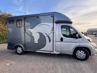Equi-Trek  Peugeot Horsebox