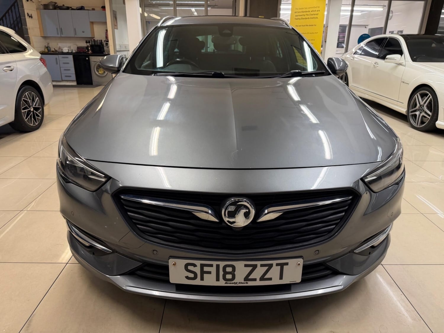 [ berth ]Vauxhall Insignia