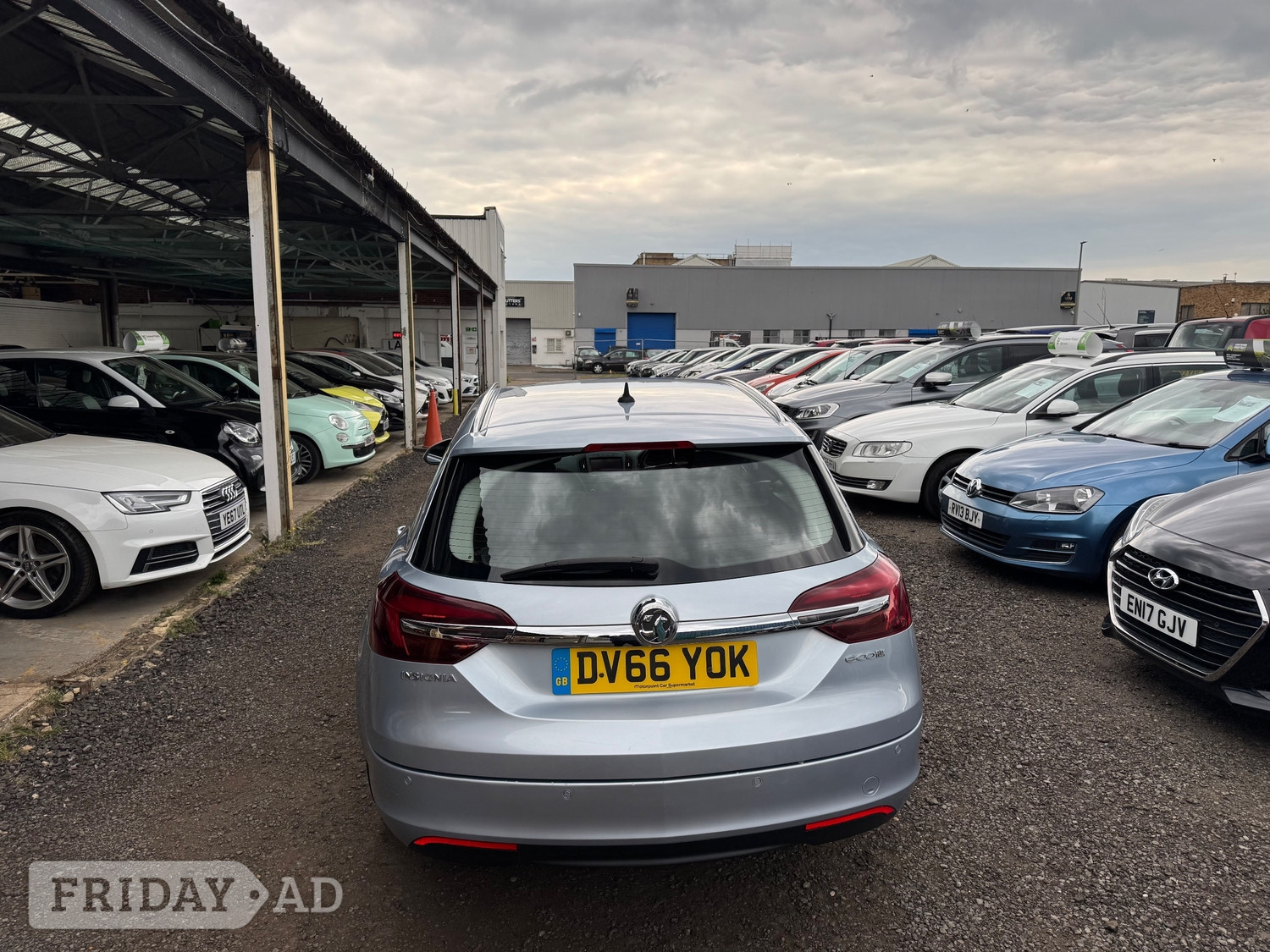 Vauxhall Insignia 2016 - Cars in West Molesey