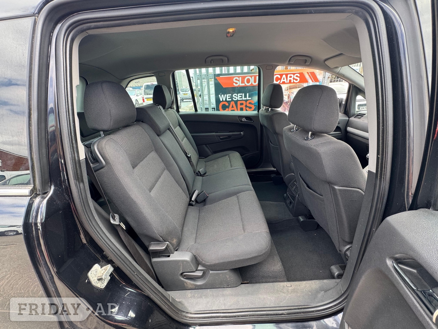 Vauxhall Zafira 2010 - Cars