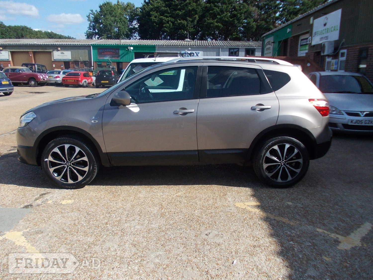 Nissan Qashqai 2012 - Cars