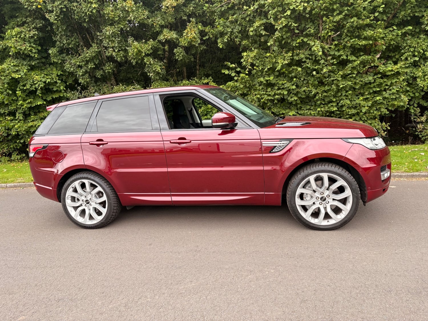 [ berth ]Land Rover Range Rover Sport