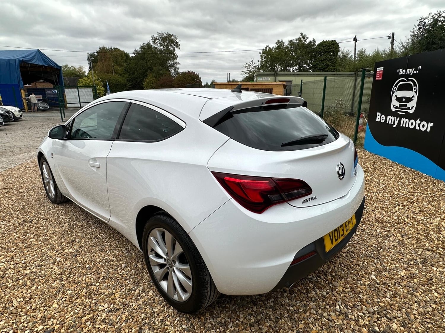 Vauxhall Astra 2013 - Cars in Uttoxeter