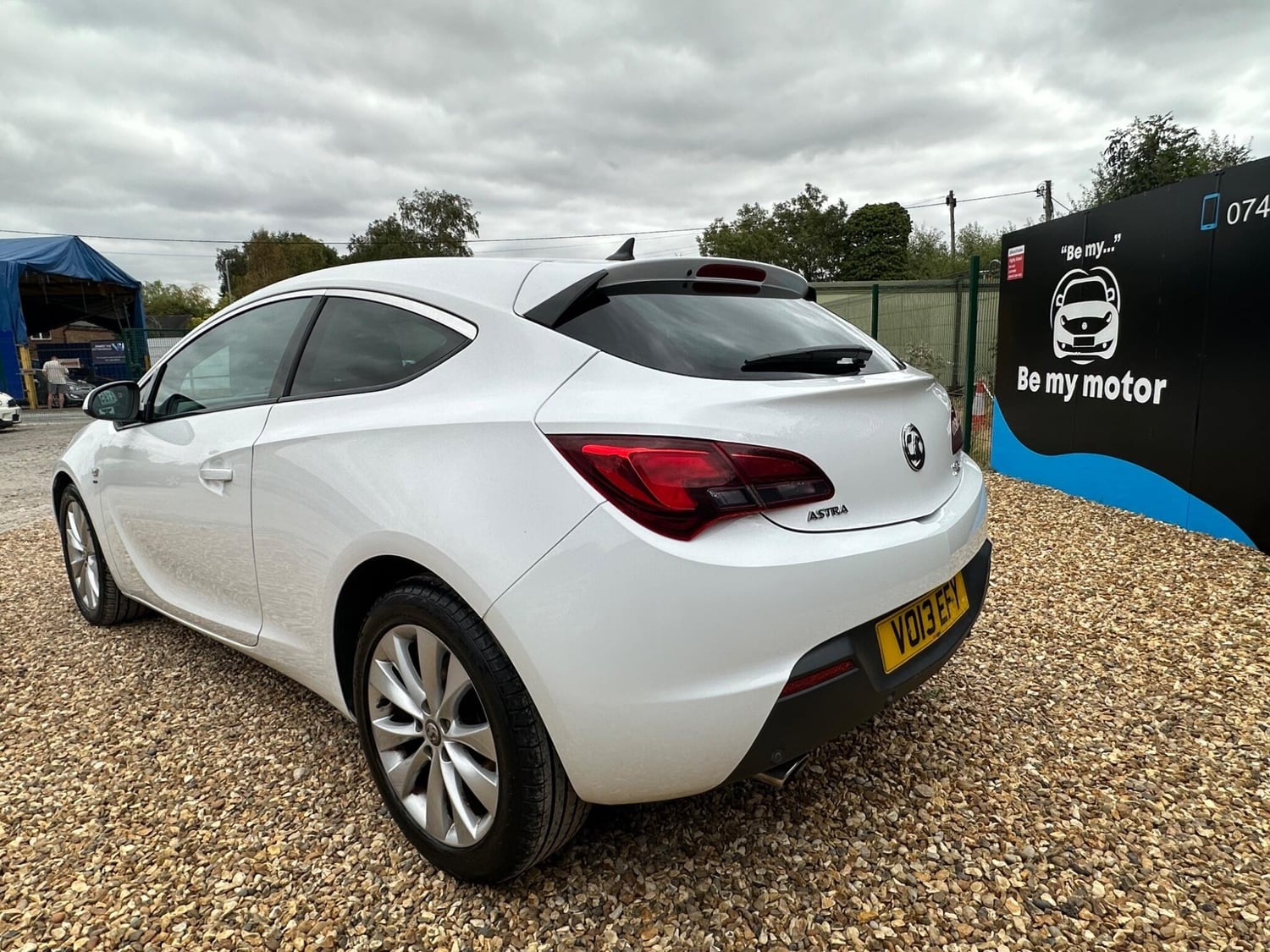 Vauxhall Astra 2013 - Cars