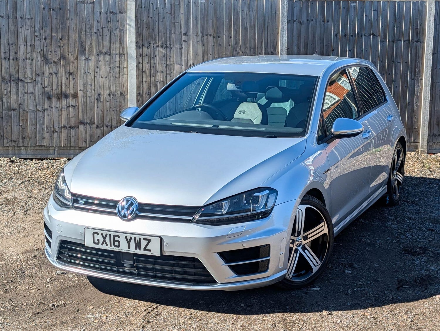 [ berth ]Volkswagen Golf