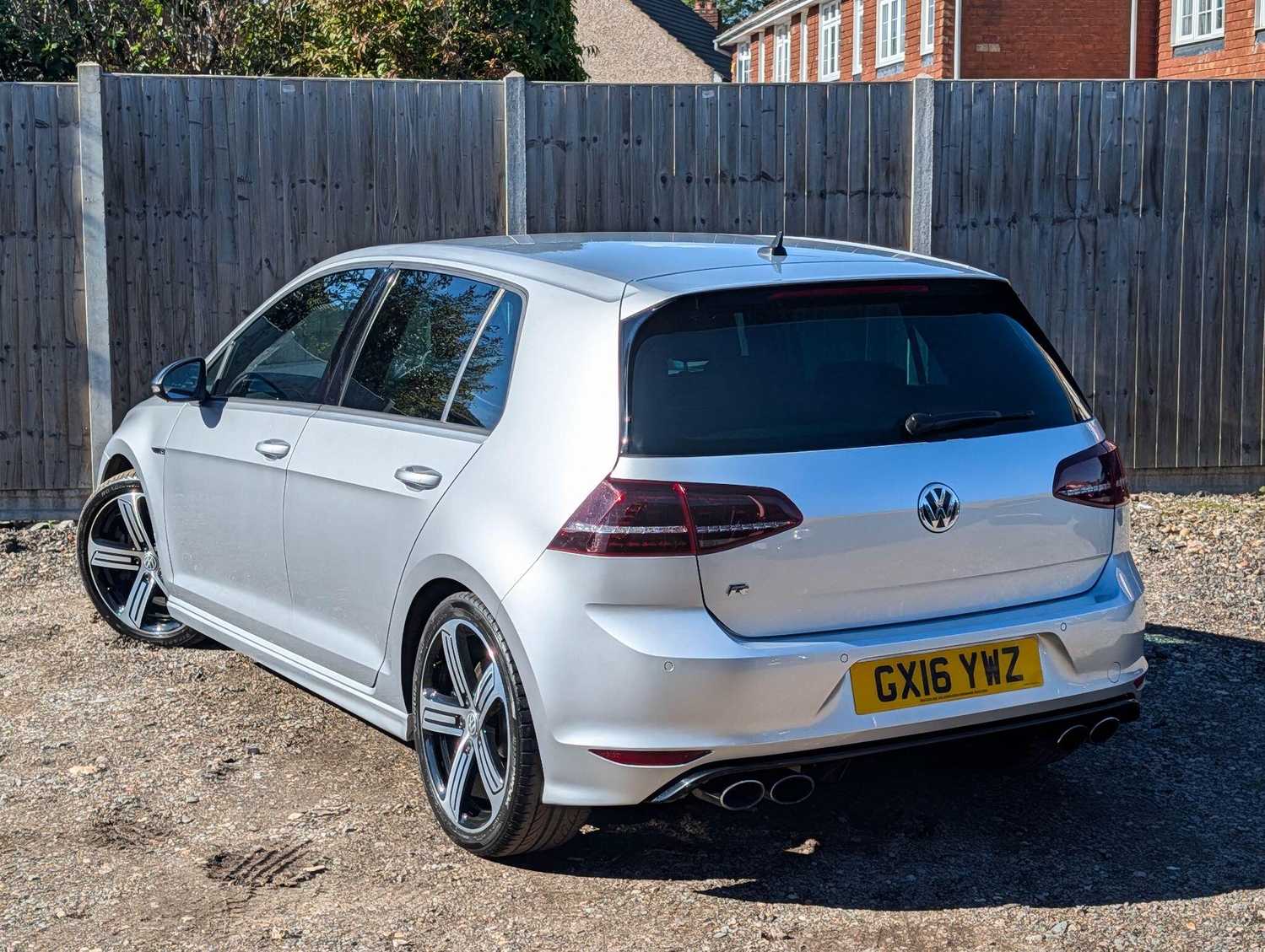 Volkswagen Golf 2016 - Cars