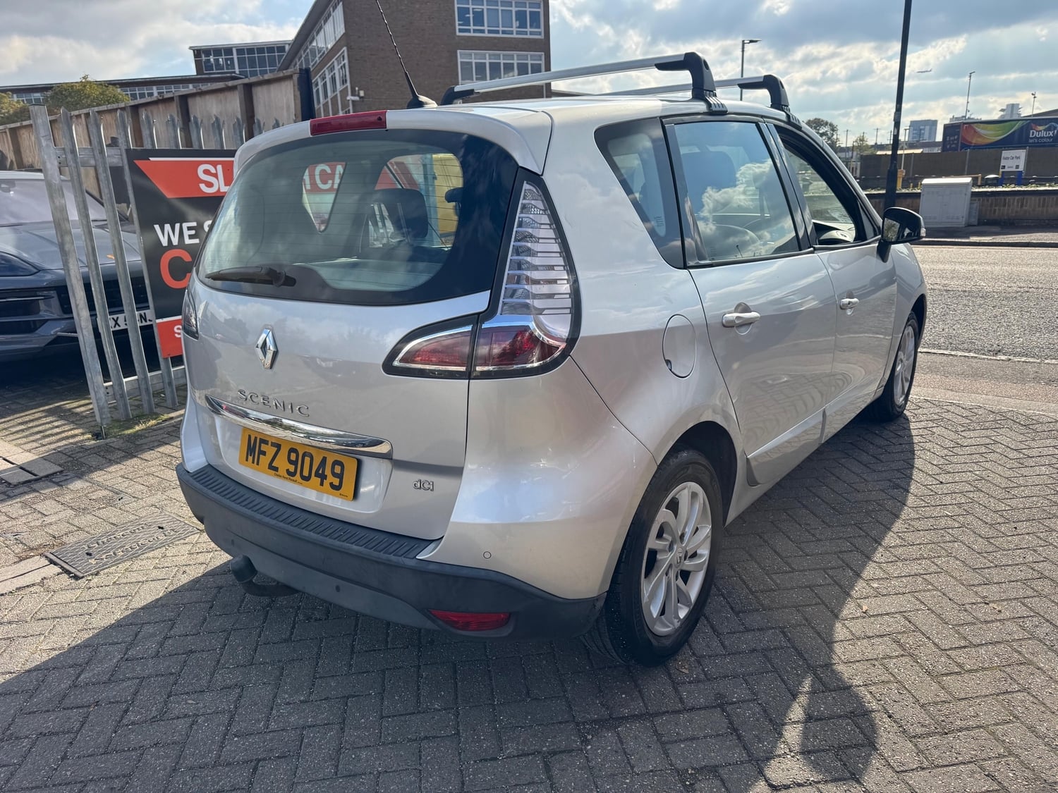 [ berth ]Renault Scenic