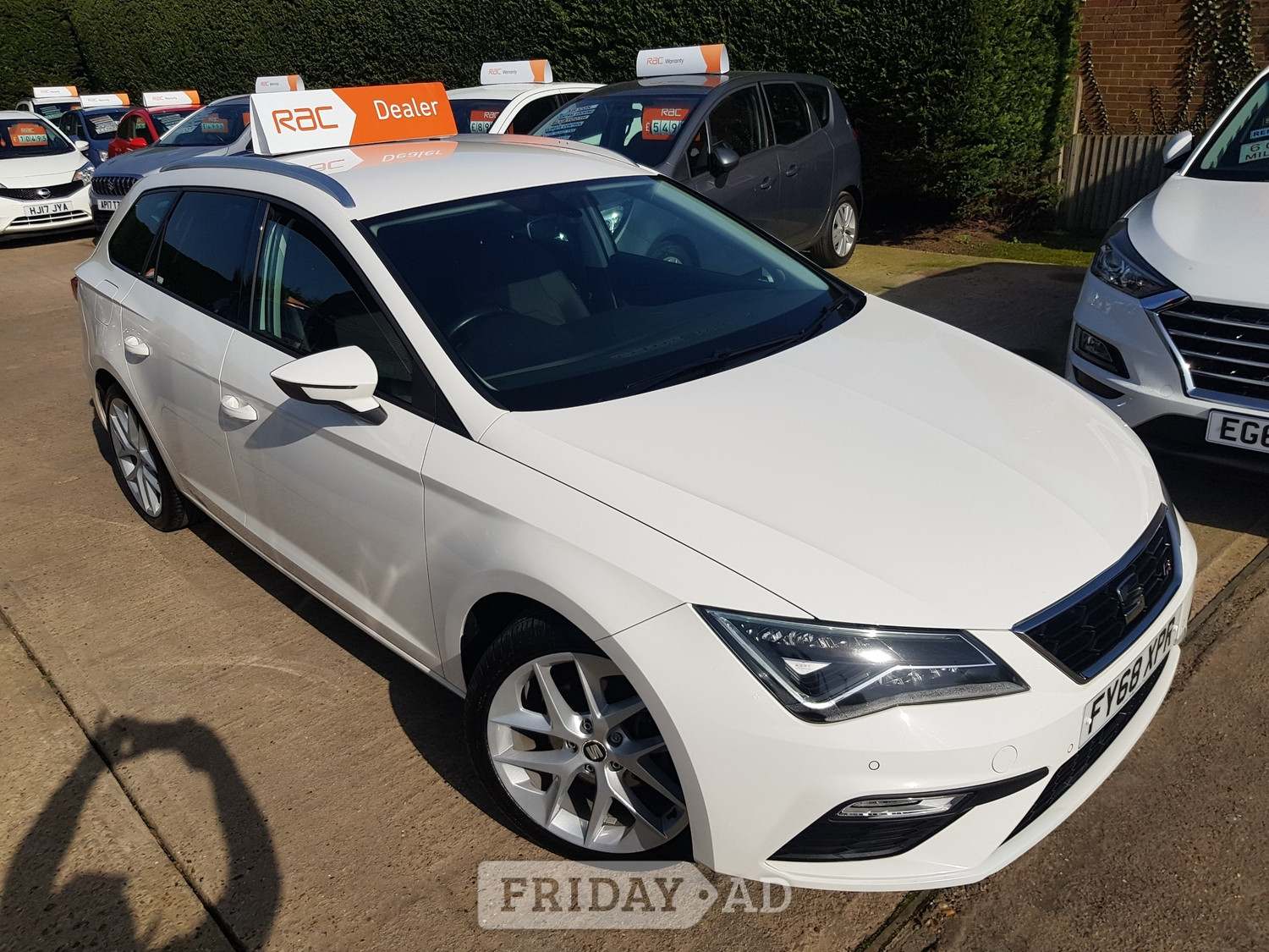 [ berth ]SEAT Leon