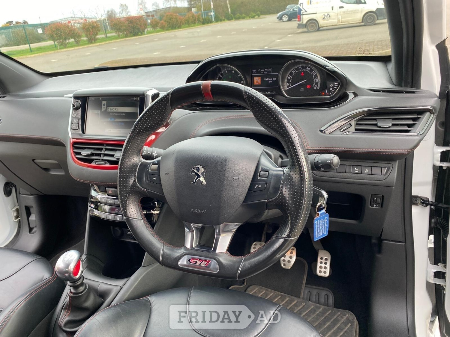 [ berth ]Peugeot 208
