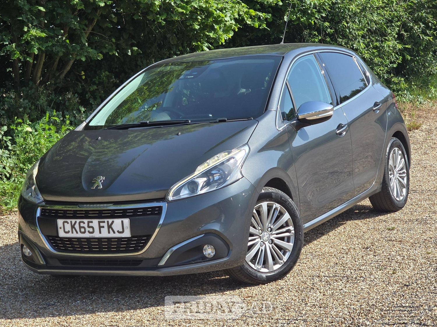 Peugeot 208 2015 - Cars in Ongar