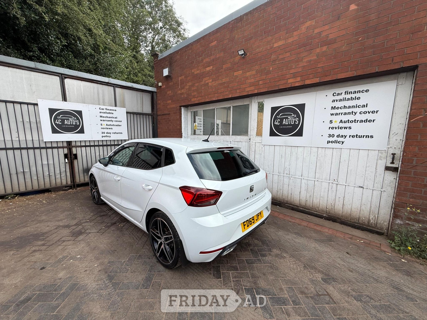 [ berth ]SEAT Ibiza