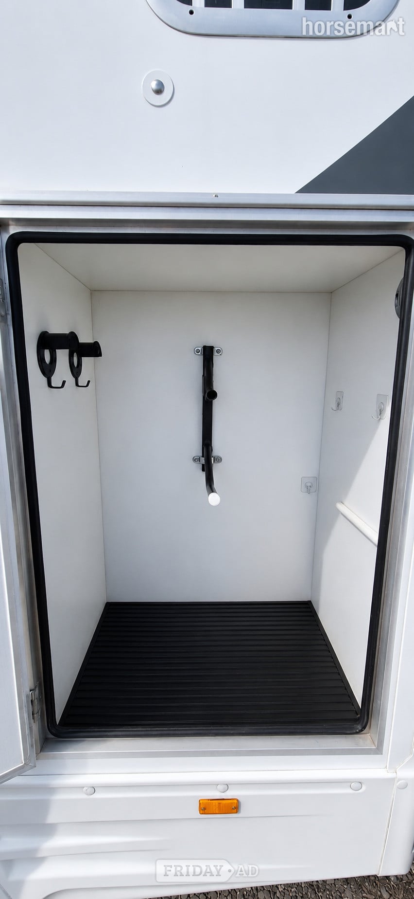 Equi-Trek Night-Treka  Horse Trailer - Trailers & Horseboxes in Bridgend