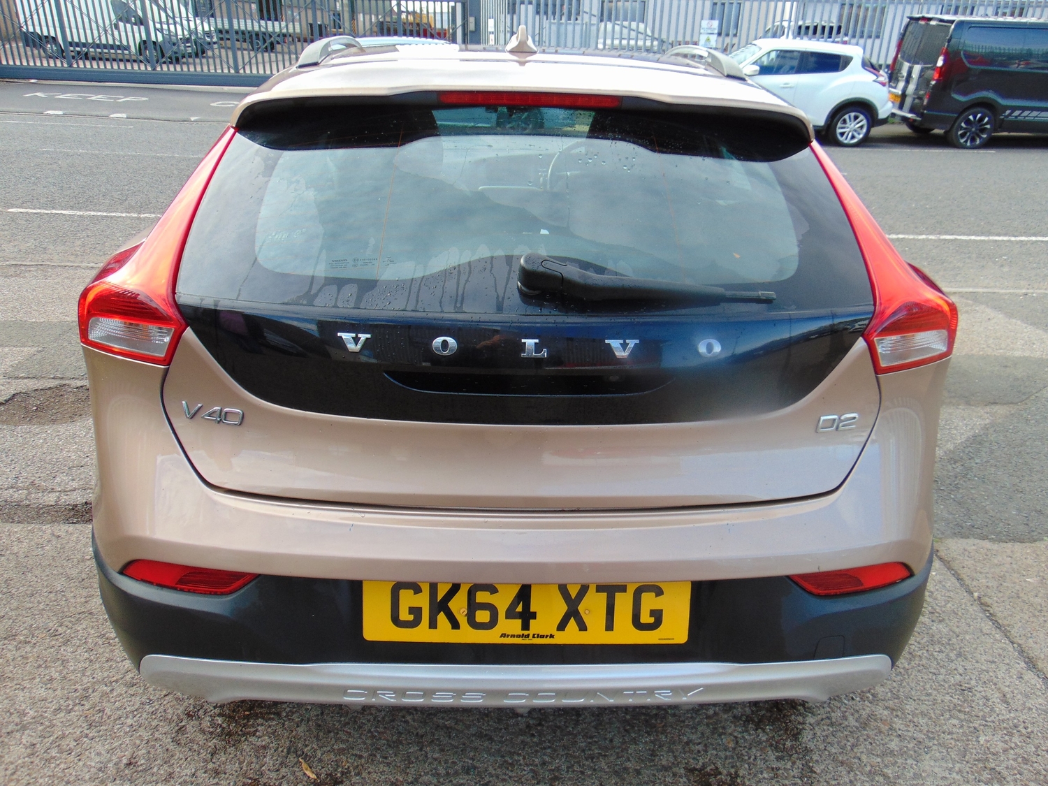 Volvo V40 Cross Country 2014 - Cars