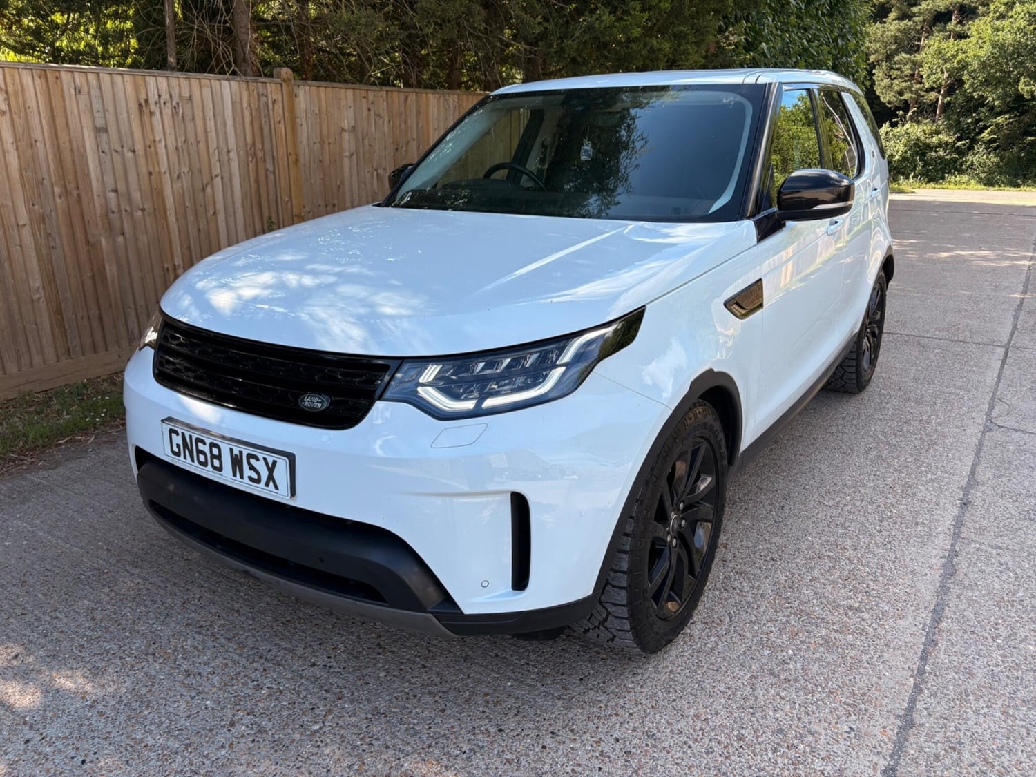Land Rover Discovery 2018 - Cars in Tonbridge