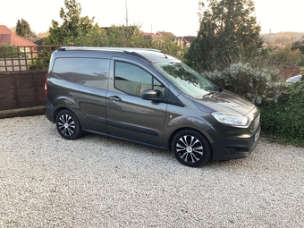 Ford Transit Courier 2015