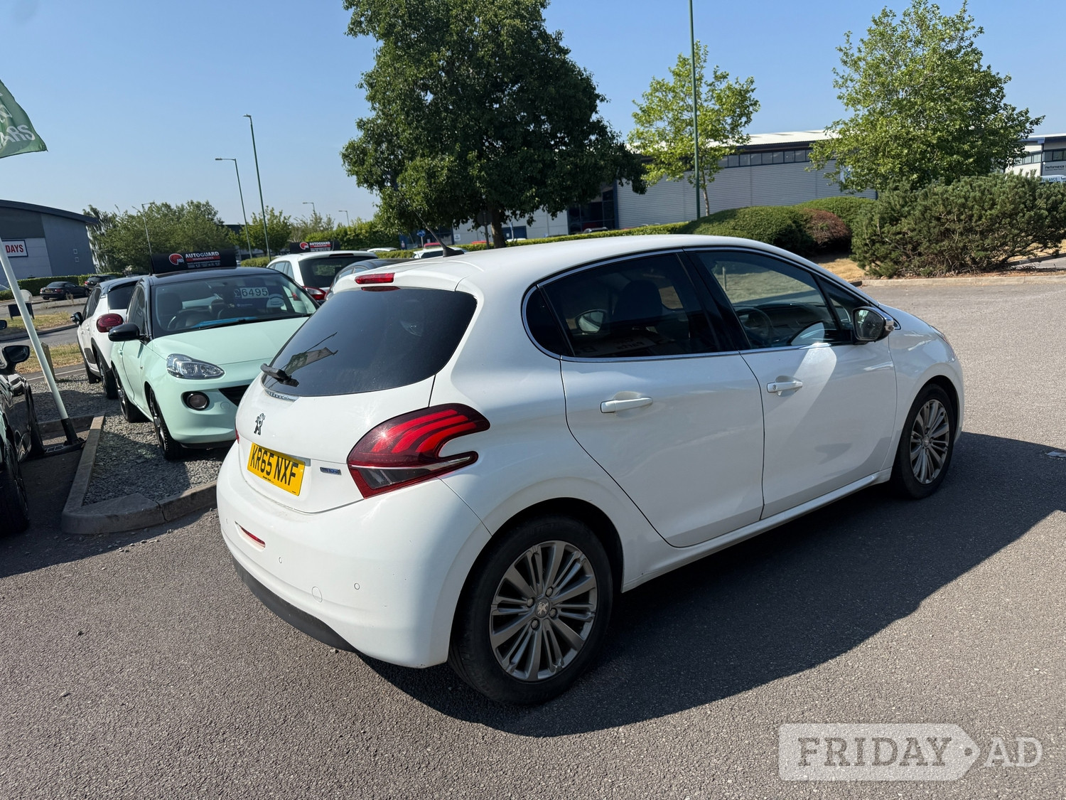 [ berth ]Peugeot 208