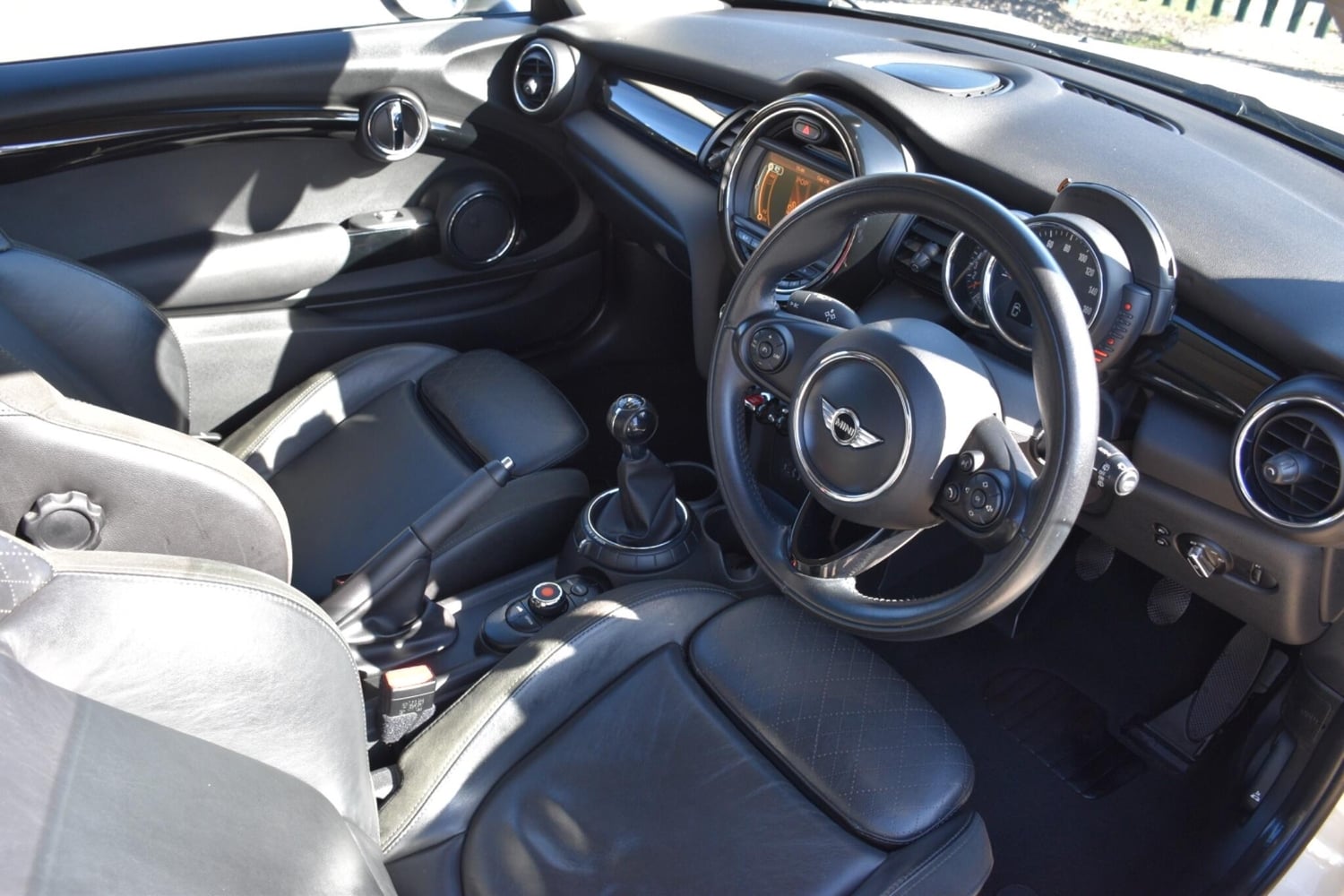 Mini Hatch 2016 - Cars in Reading