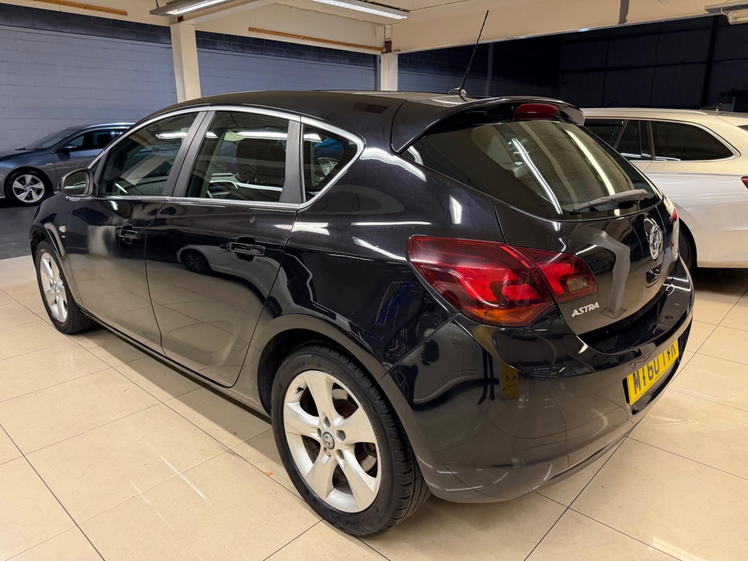 Vauxhall Astra 2010 - Cars