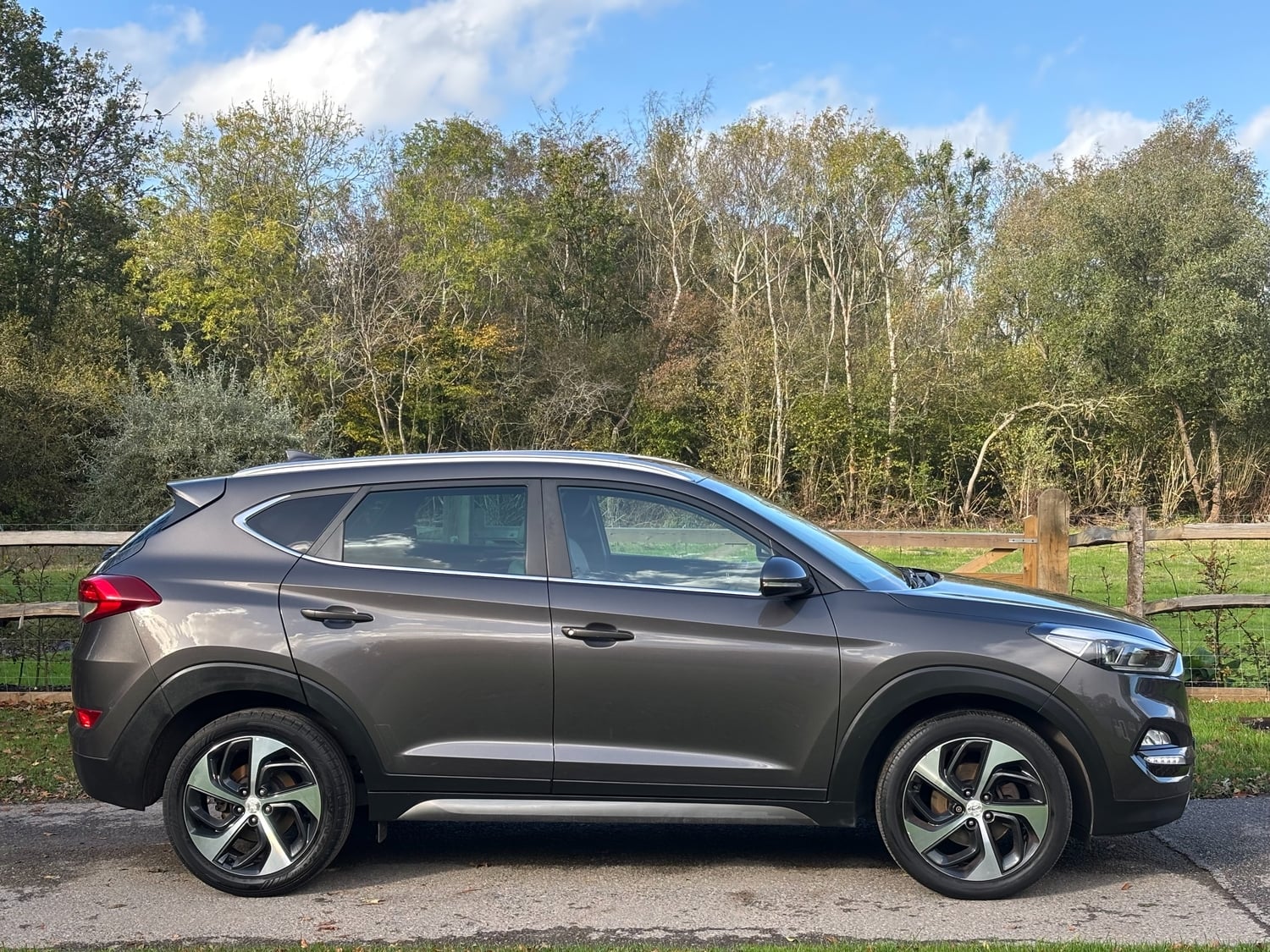 Hyundai Tucson 2017 - Cars in Dorking