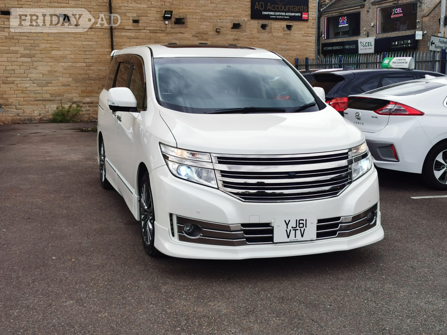 Nissan Elgrand 2012 in Bradford