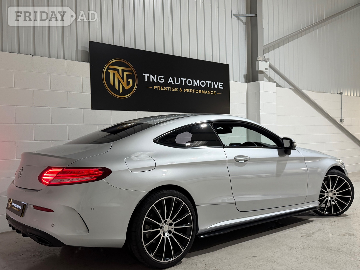 [ berth ]Mercedes-Benz C Class