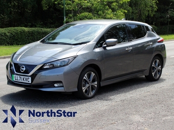 Nissan LEAF 2021