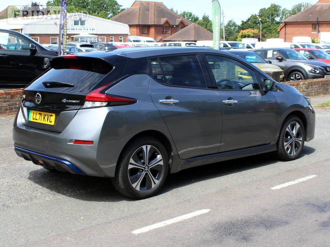 Nissan LEAF 2021 - Cars