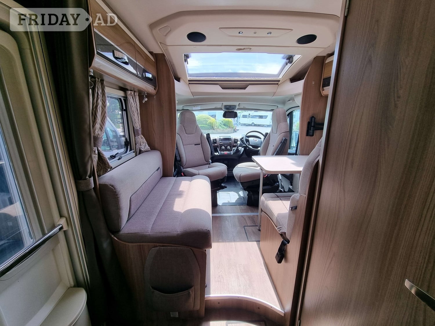 [4 berth ]Bessacarr SE 494
