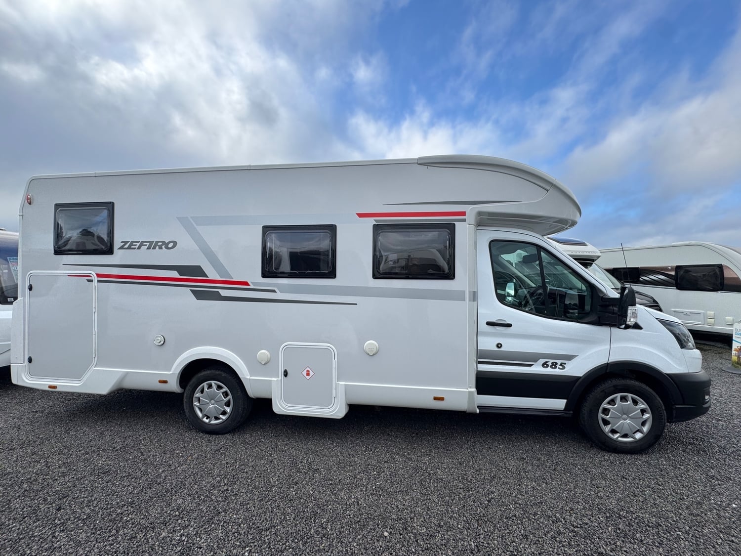 Roller Team Zefiro 685 2022 - Motorhomes & Caravans
