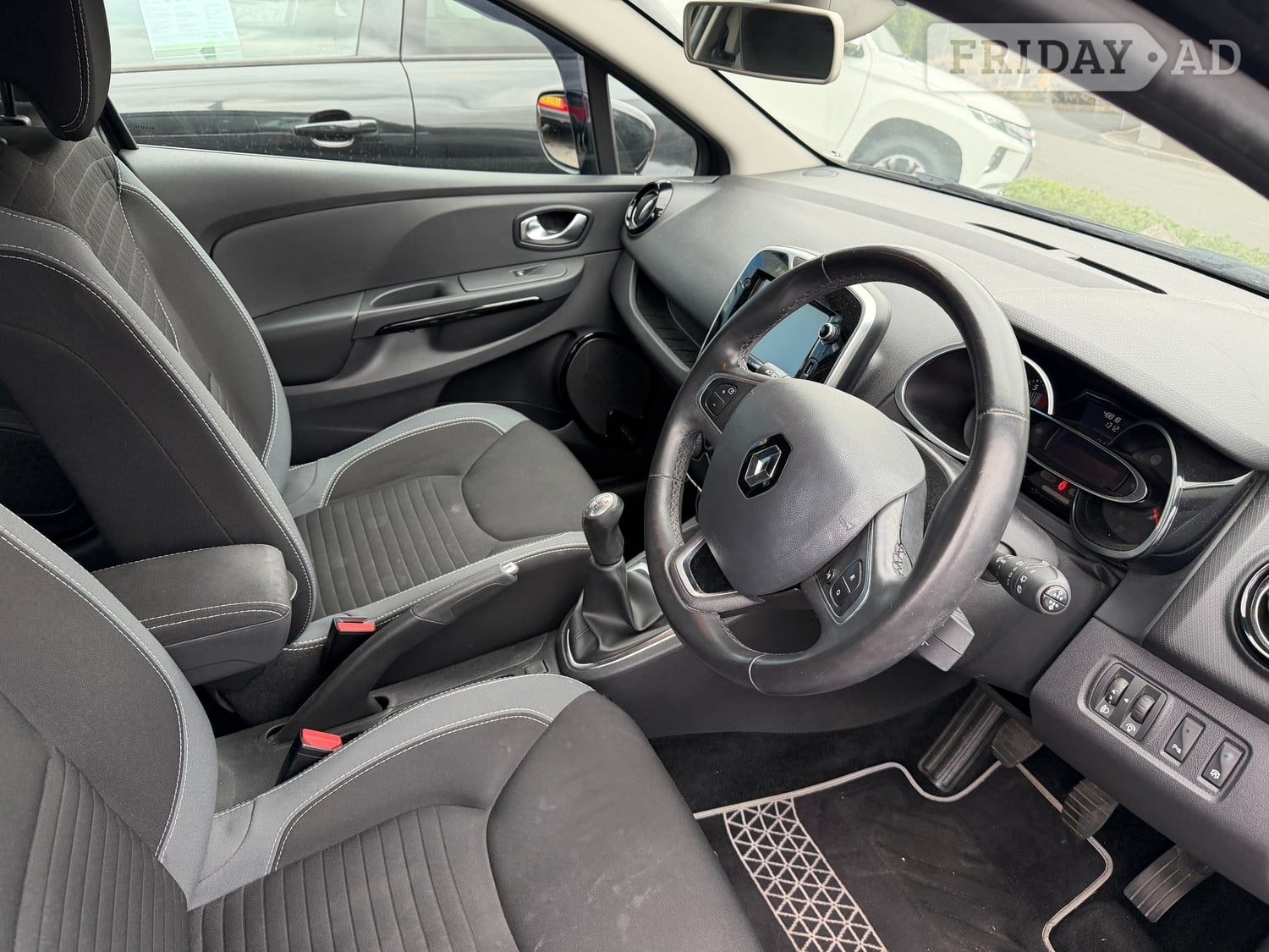 Renault Clio 2016 - Cars