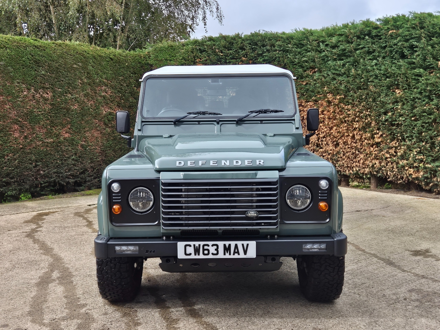 [ berth ]Land Rover Defender 110