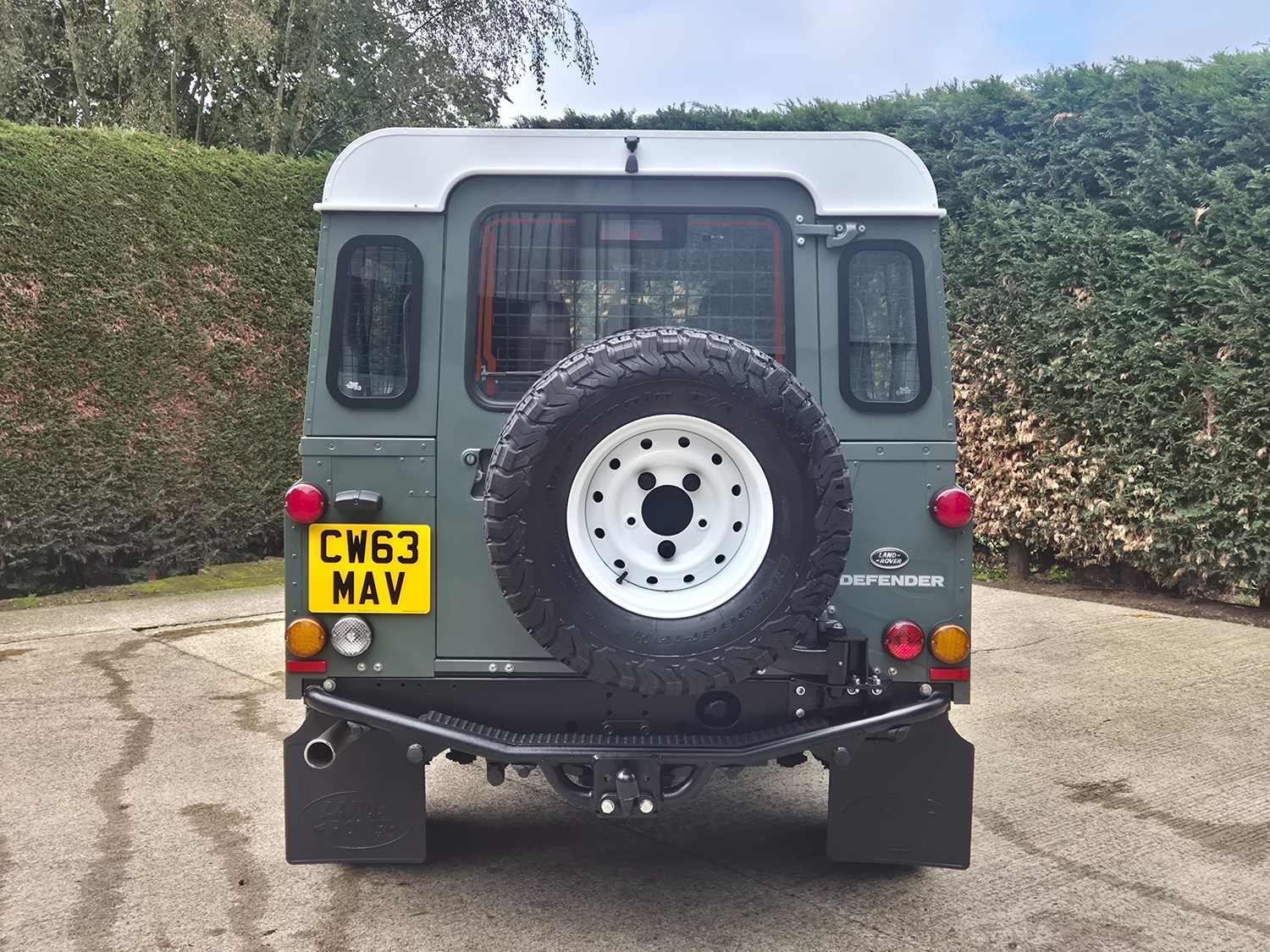 Land Rover Defender 110 2014 - Cars in Congleton