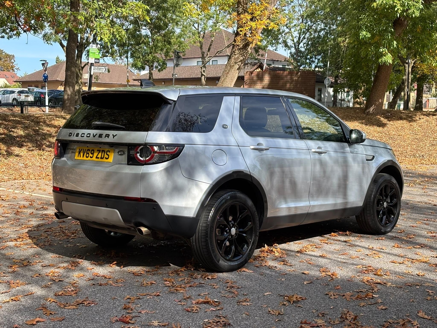 [ berth ]Land Rover Discovery Sport