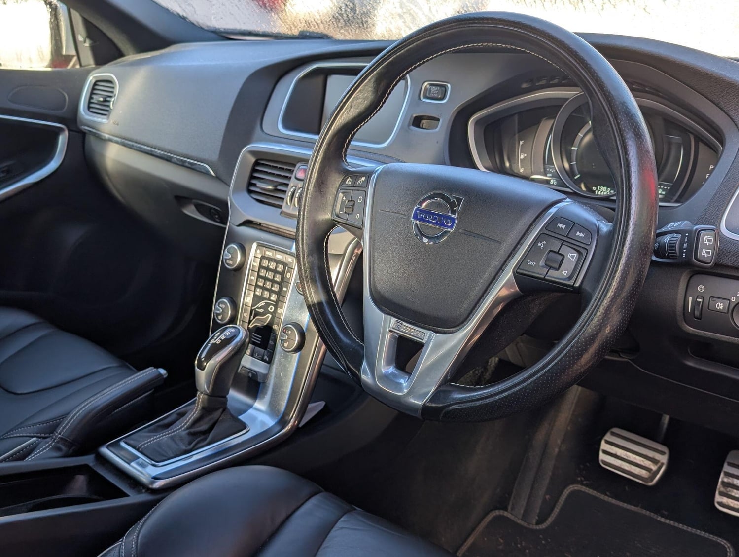 Volvo V40 Renfrew