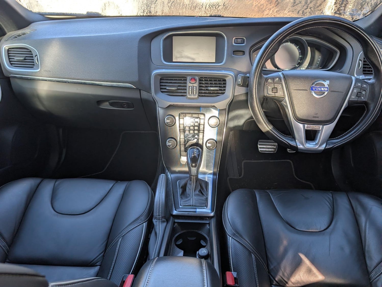 Volvo V40 2015 - Cars in Renfrew