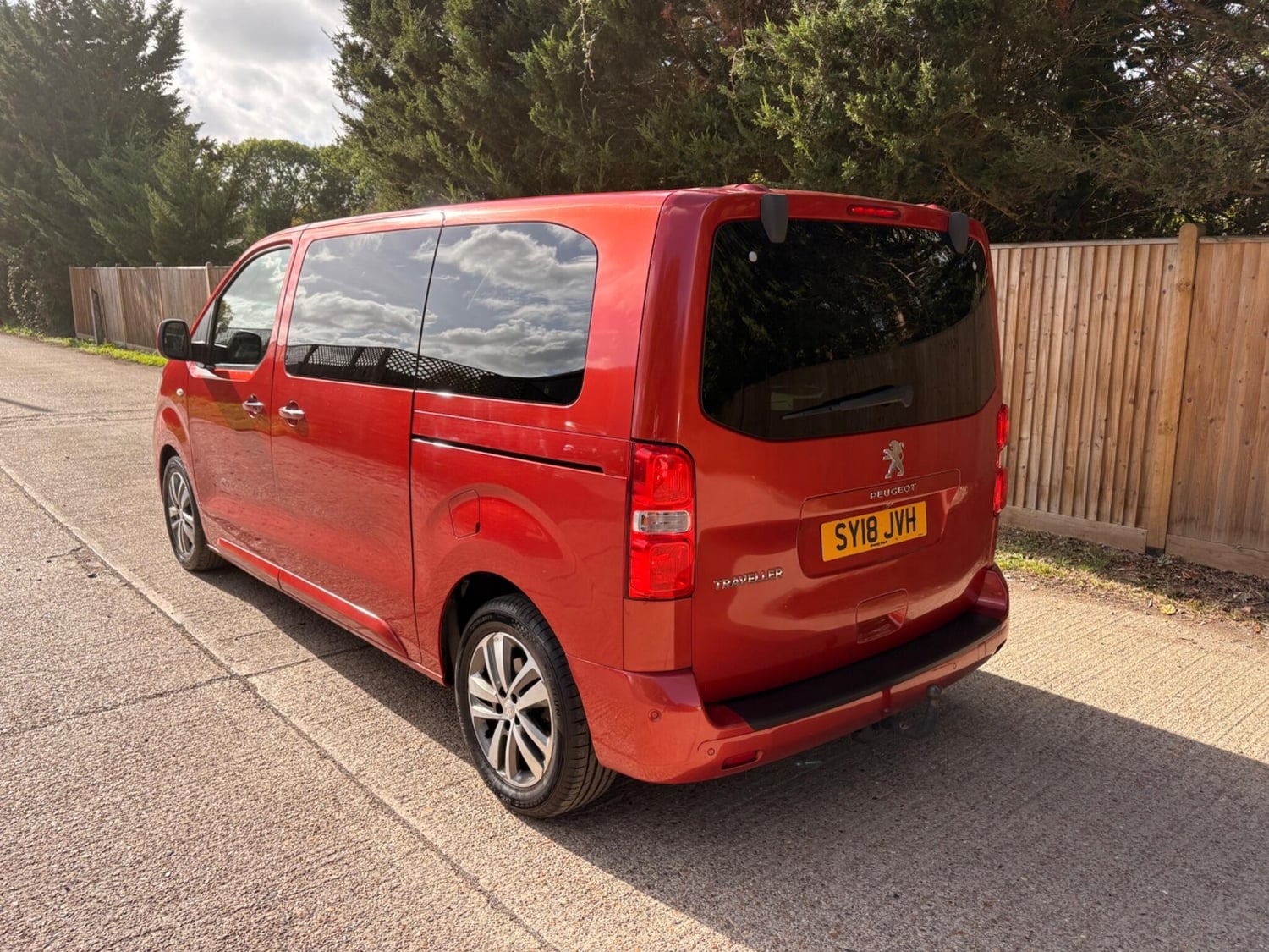 [ berth ]Peugeot Traveller