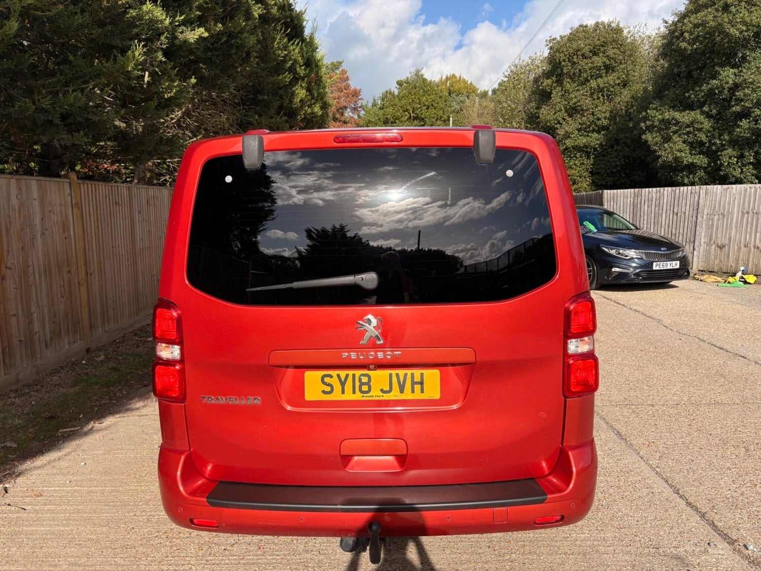 Peugeot Traveller 2018 - Vans & Commercial Vehicles in Tonbridge