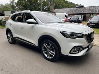 MG HS 2022