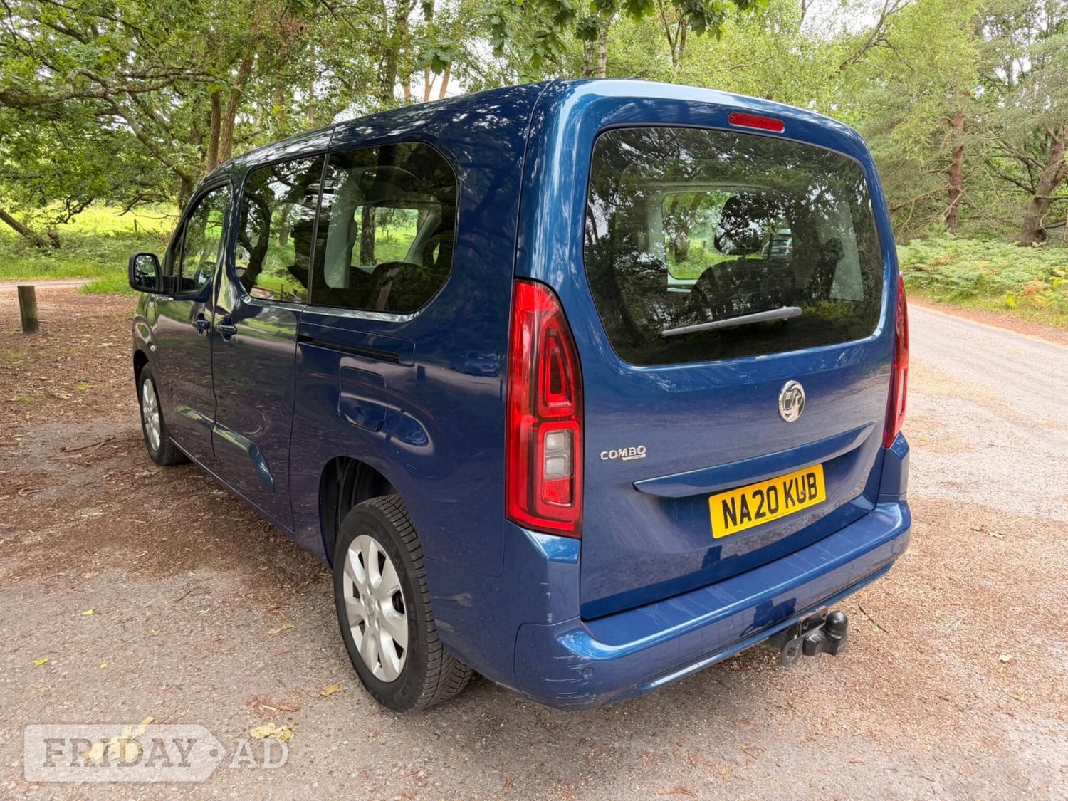 Vauxhall Combo Life 2020 - Cars in Ringwood