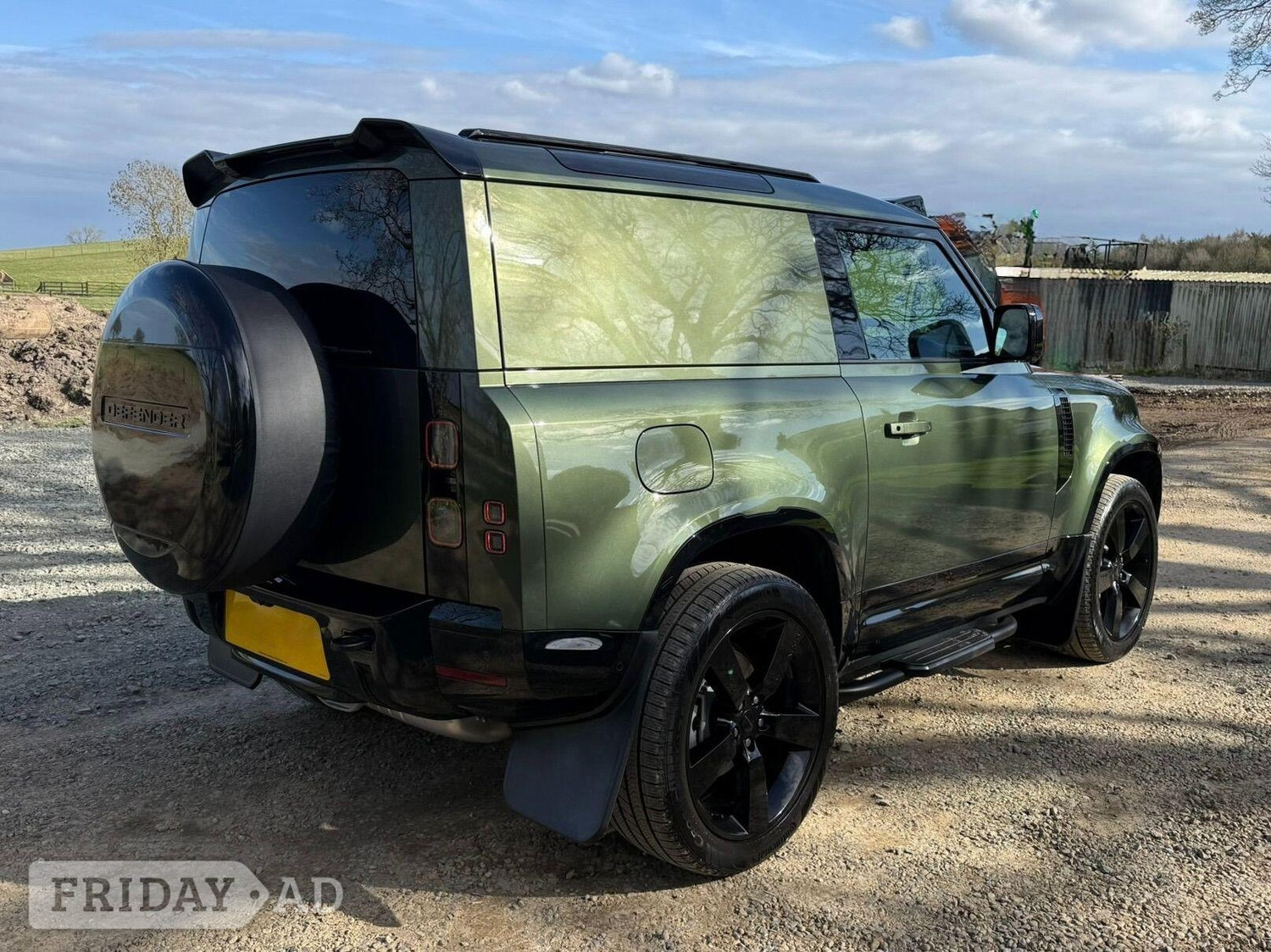 [ berth ]Land Rover Defender 90