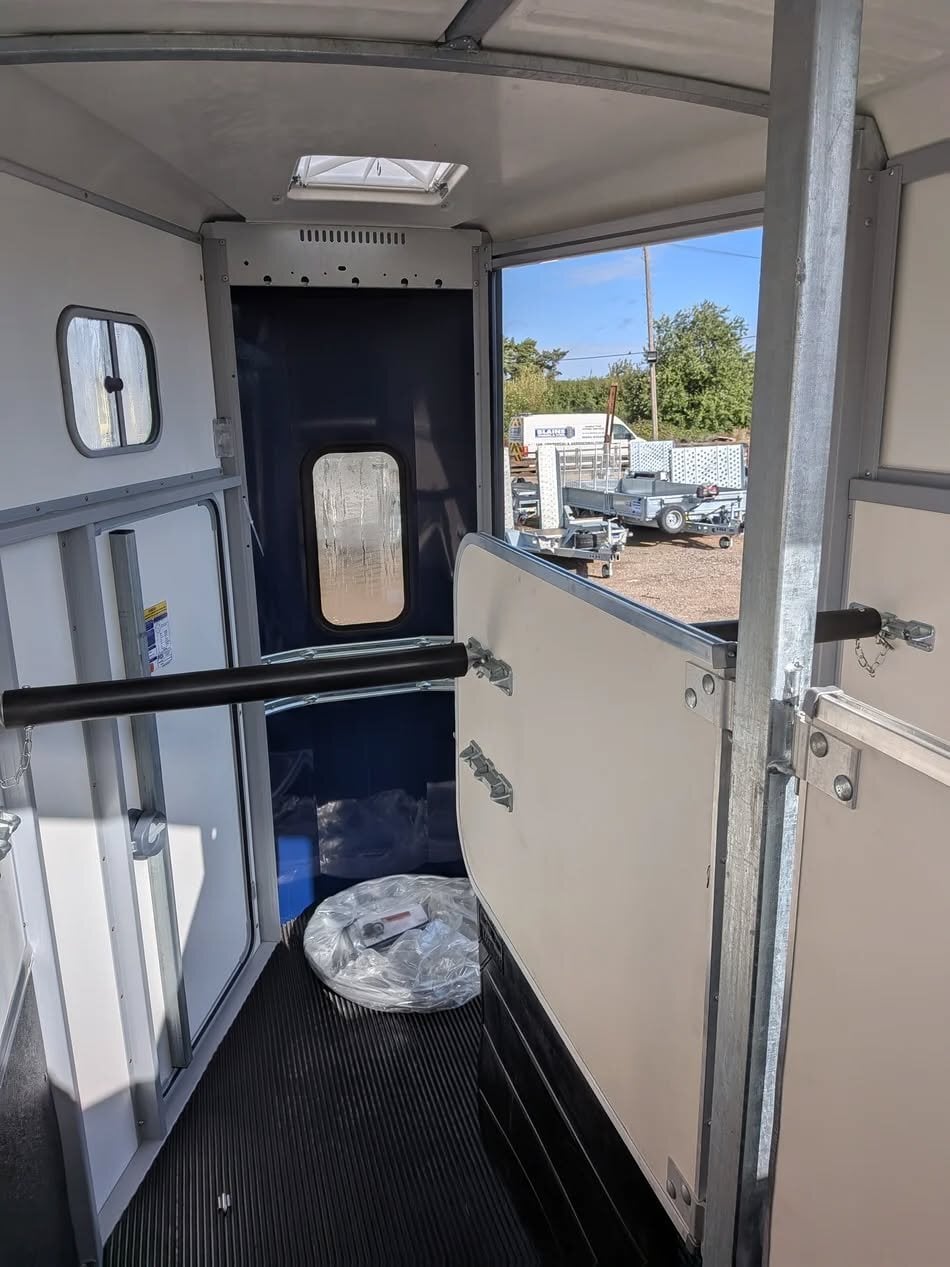 Ifor Williams HB506  Horse Trailer - Trailers & Horseboxes