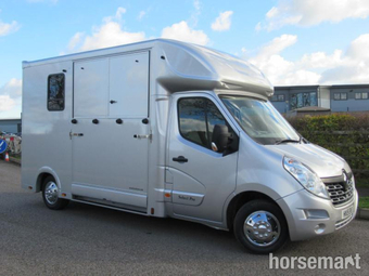 Select Pro Stallion Renault Horsebox